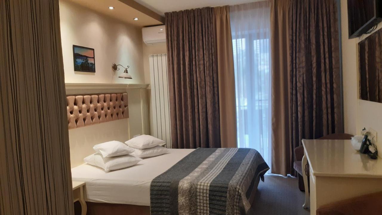 Hotel Holiday Maria Baile Herculane Luaran gambar