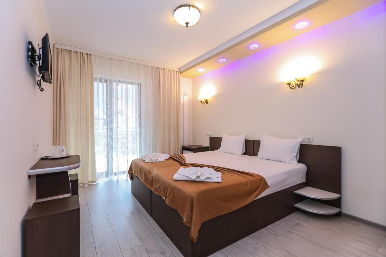 Hotel Holiday Maria Baile Herculane Luaran gambar