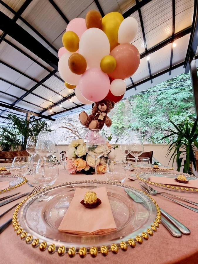 Hotel Holiday Maria Baile Herculane Luaran gambar