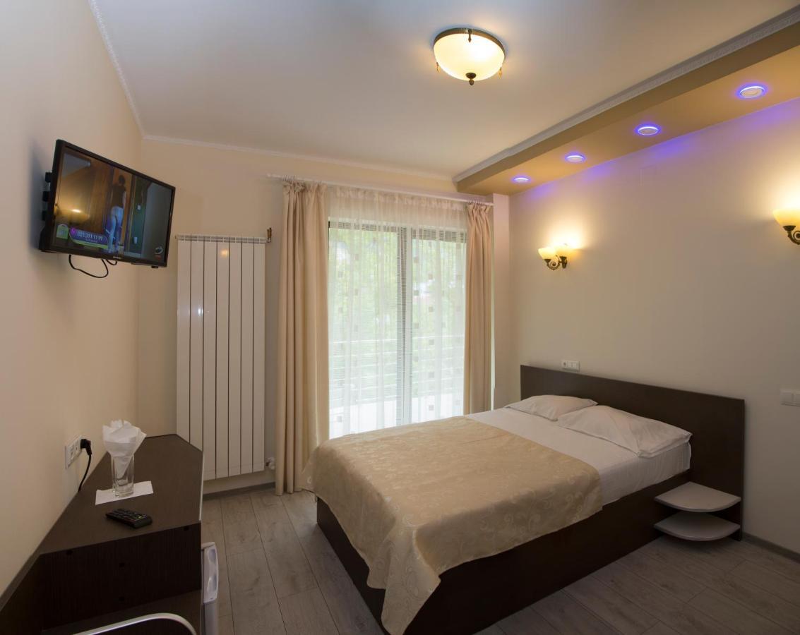Hotel Holiday Maria Baile Herculane Luaran gambar