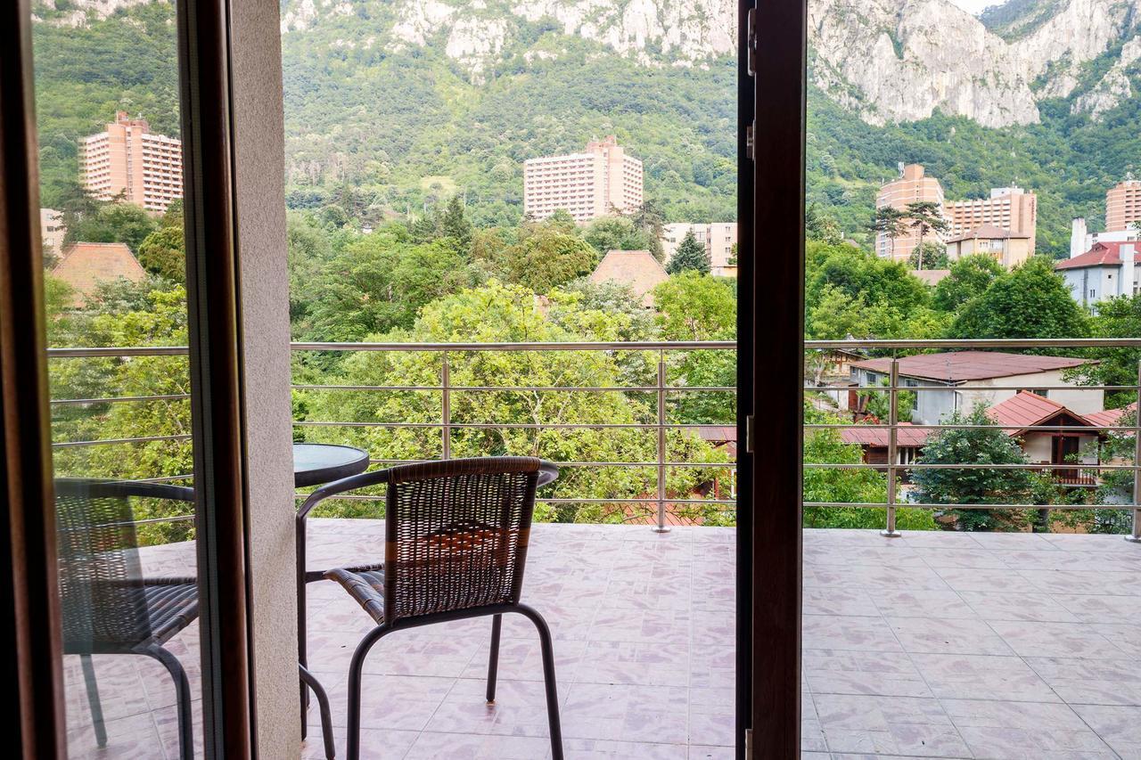Hotel Holiday Maria Baile Herculane Luaran gambar