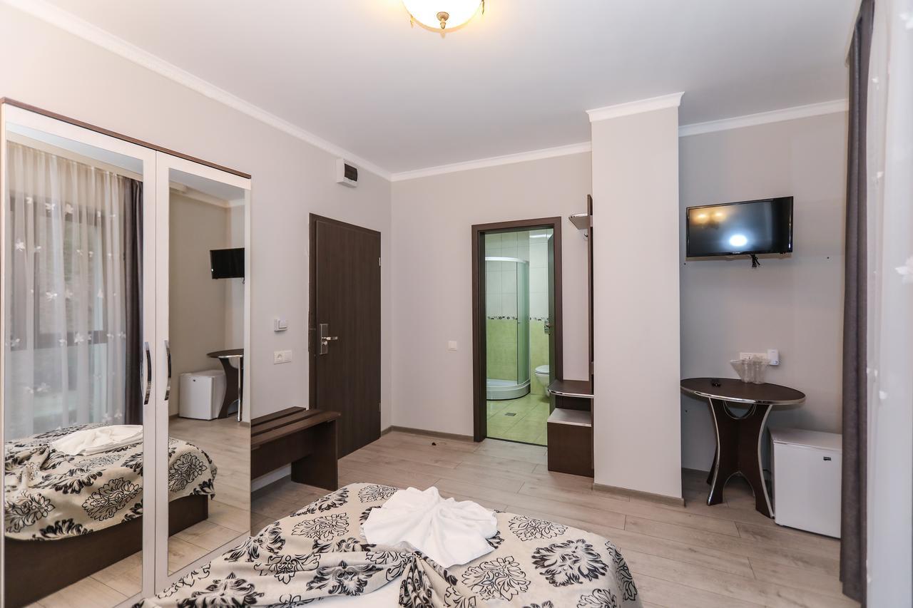 Hotel Holiday Maria Baile Herculane Luaran gambar