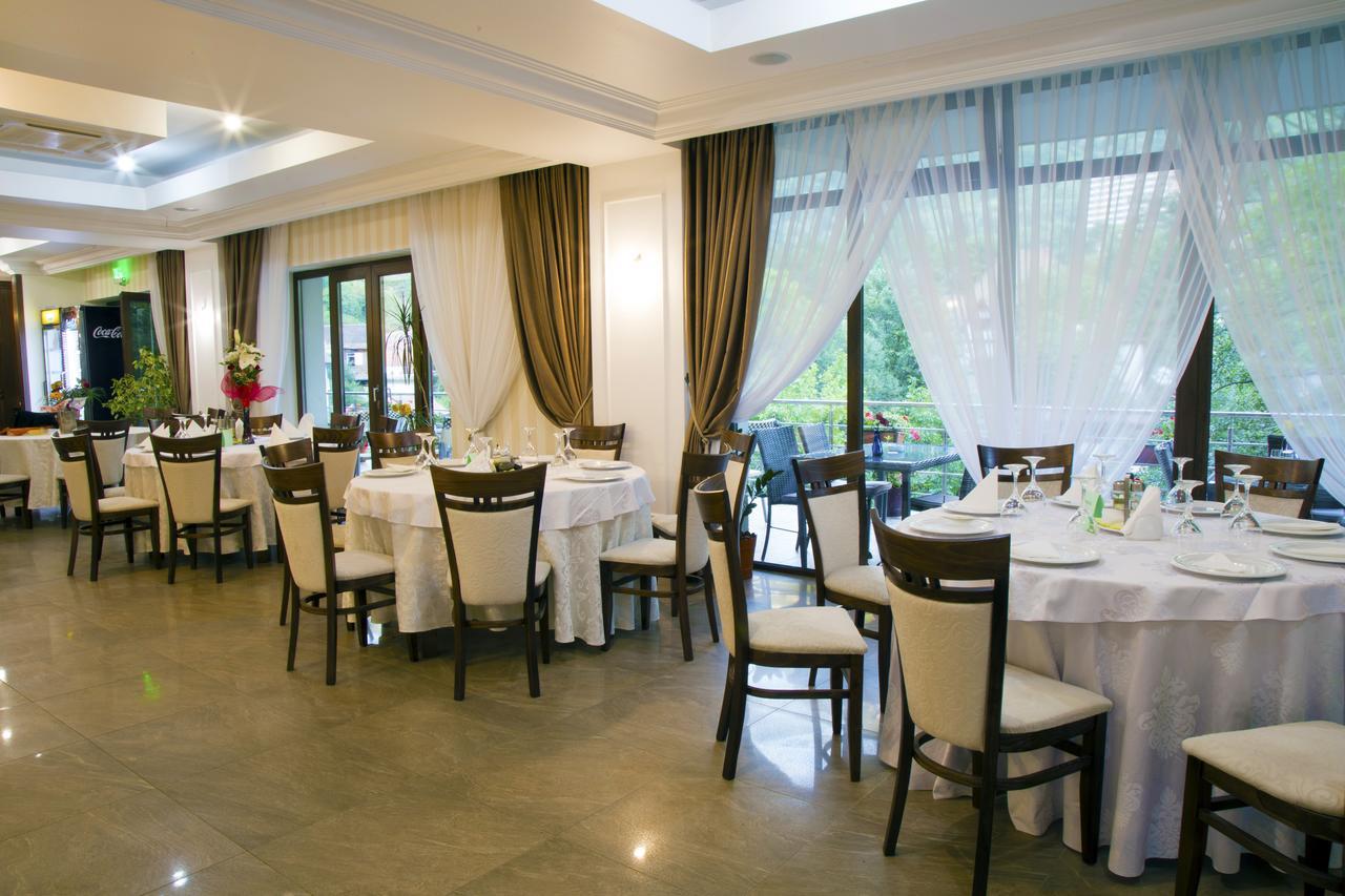 Hotel Holiday Maria Baile Herculane Luaran gambar