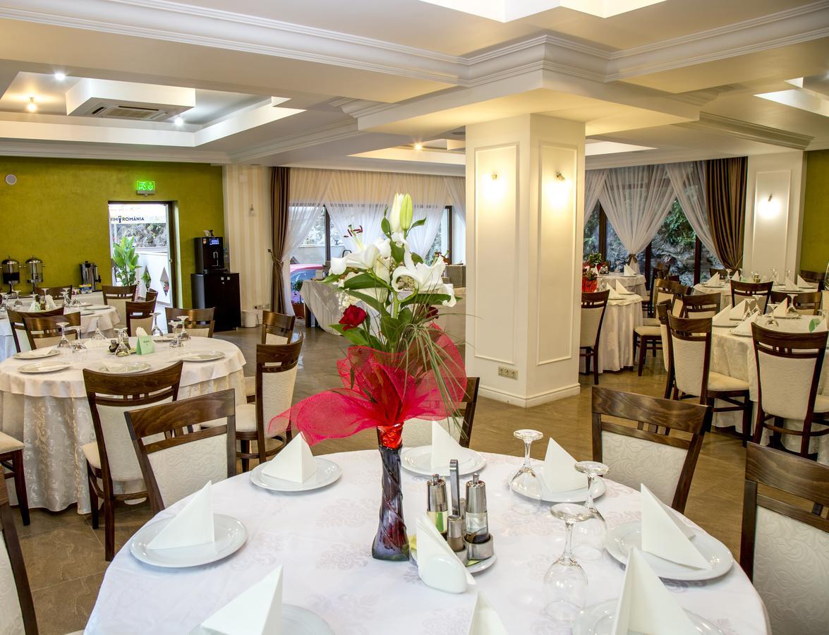 Hotel Holiday Maria Baile Herculane Luaran gambar