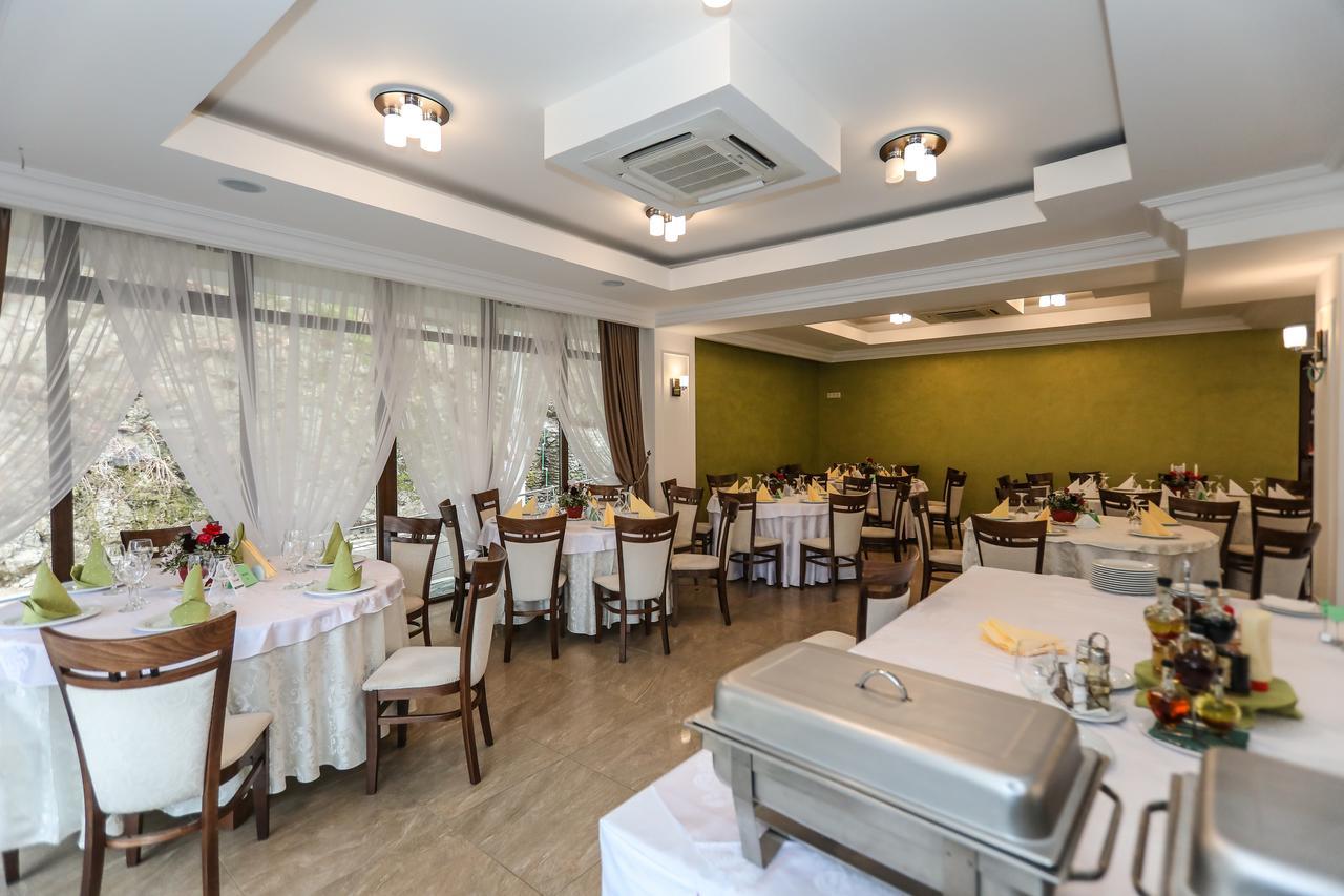 Hotel Holiday Maria Baile Herculane Luaran gambar