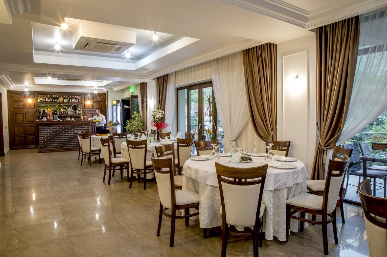 Hotel Holiday Maria Baile Herculane Luaran gambar