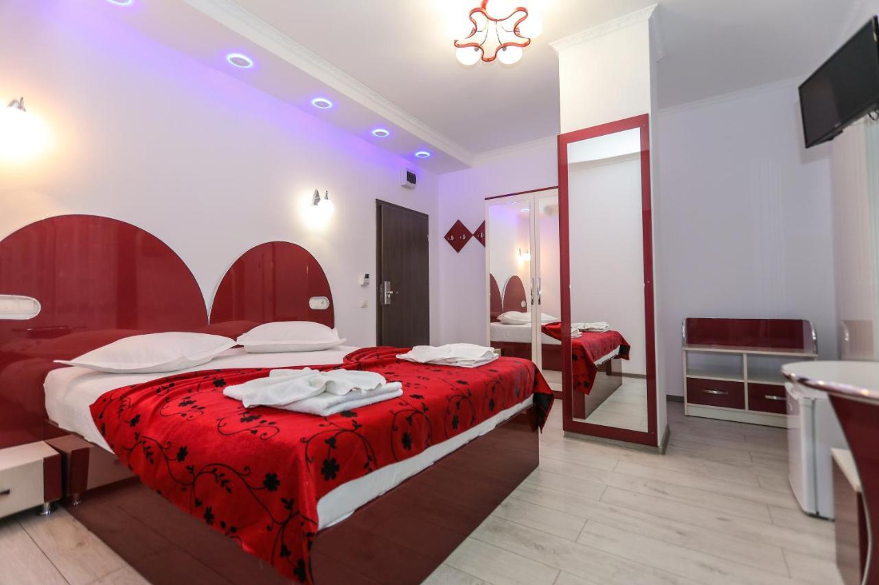 Hotel Holiday Maria Baile Herculane Luaran gambar